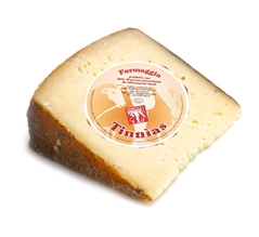 Tinnias - formaggio prodotto con latte di pecora 1/4